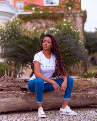 T-Shirt La Gisela Gola Careca Branca La Puissant