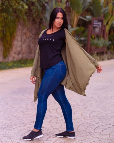 T-Shirt La Gisela Gola Careca Preto La Femme